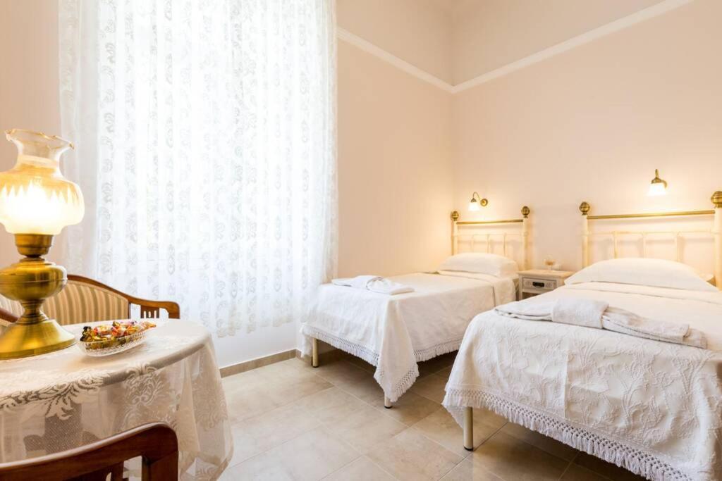 Neoclassical Flat With 2 Bedrooms In Pireus Exteriör bild