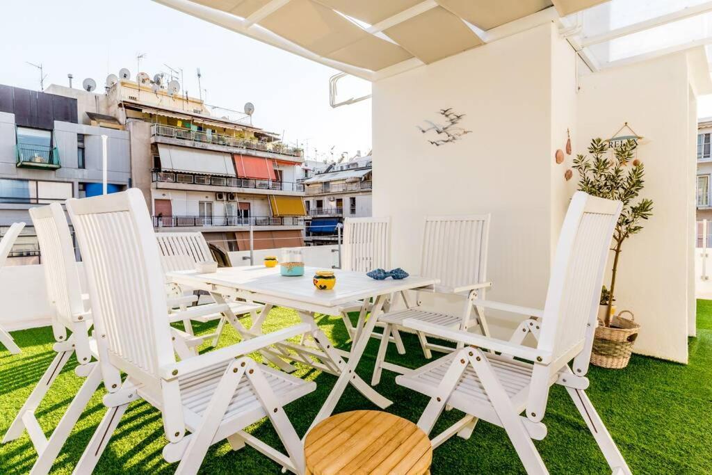 Neoclassical Flat With 2 Bedrooms In Pireus Exteriör bild